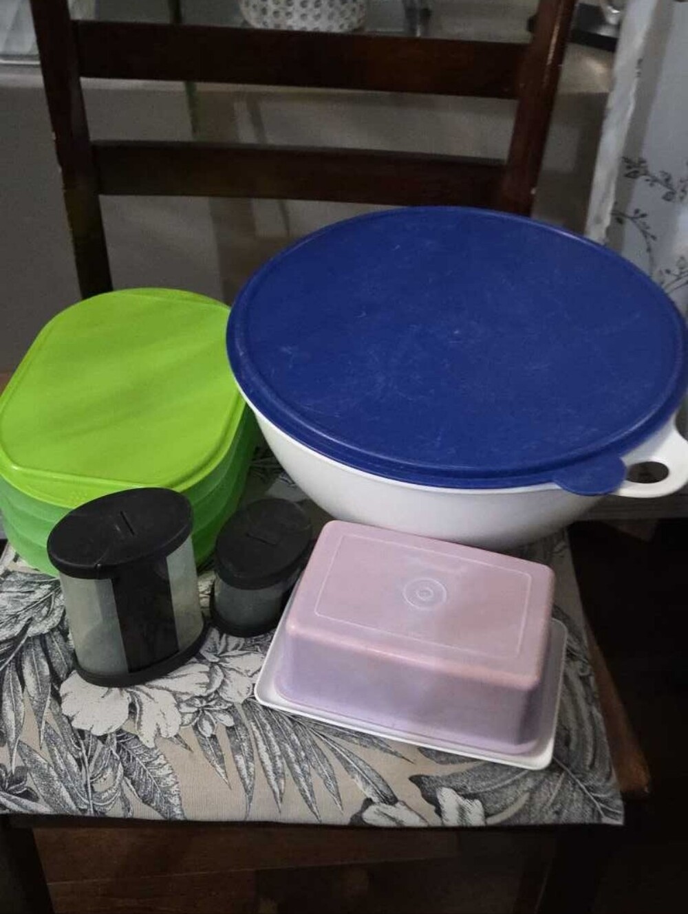 Tupperware Lot
